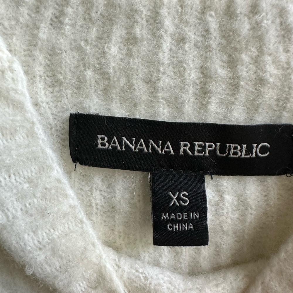 Banana Republic cream sweater - Picture 2 of 5